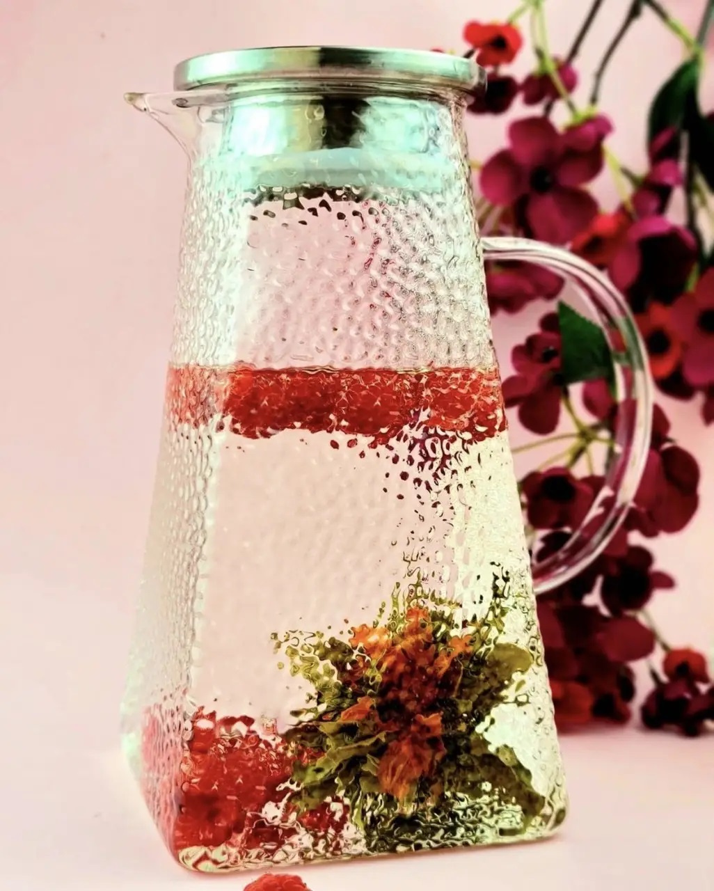 Кувшин стеклянный рельефный 1,3л с металлической крышкой EDENBERG (EB-19581)