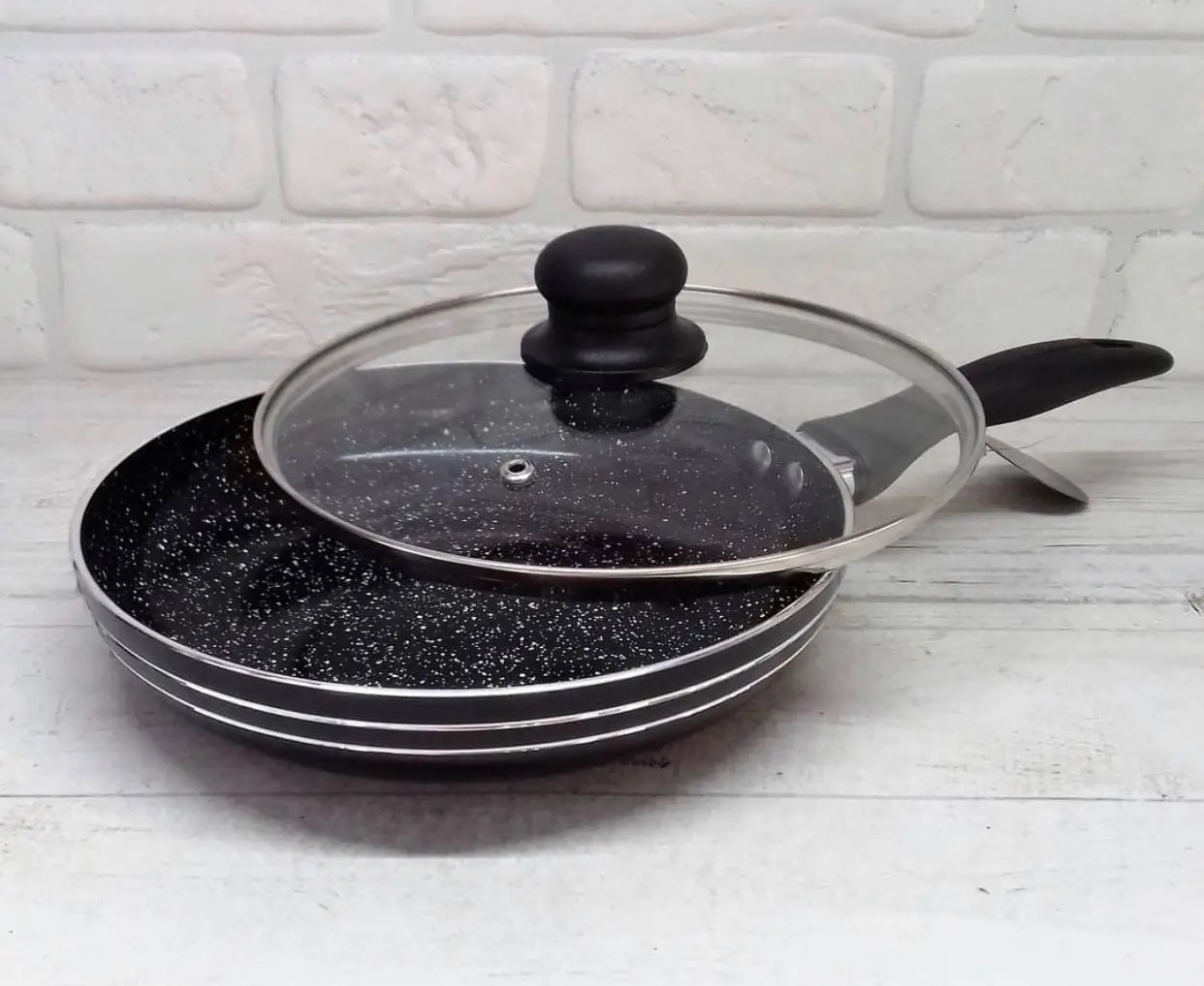 Сковорода 28 см с крышкой, 3-х слойное мраморное покрытие EDENBERG (EB-768)