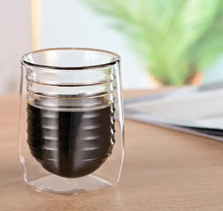 Стакан с двойным дном из термостойкого стекла 280 мл