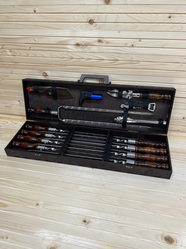  Набор шампуров с аксессуарами для пикника в подарочном кейсе 